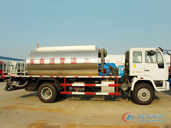 重汽8噸瀝青灑布車