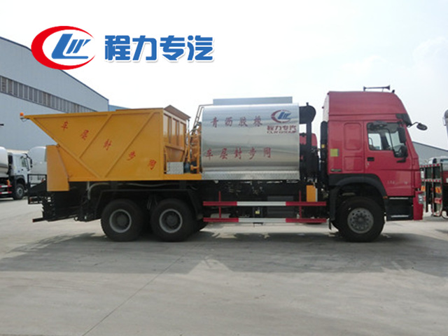 重汽后雙橋同步碎石封層車