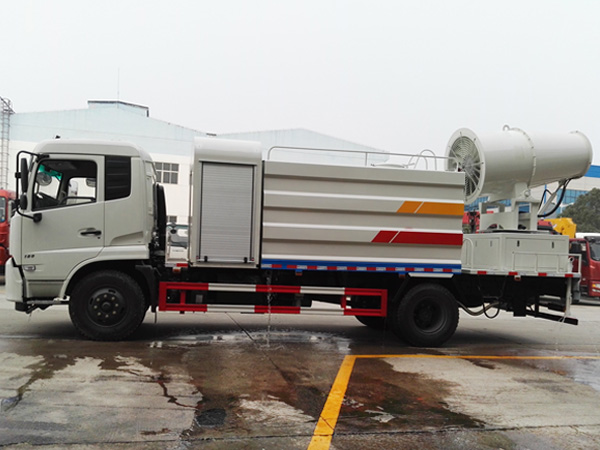 東風天錦11方霧炮車