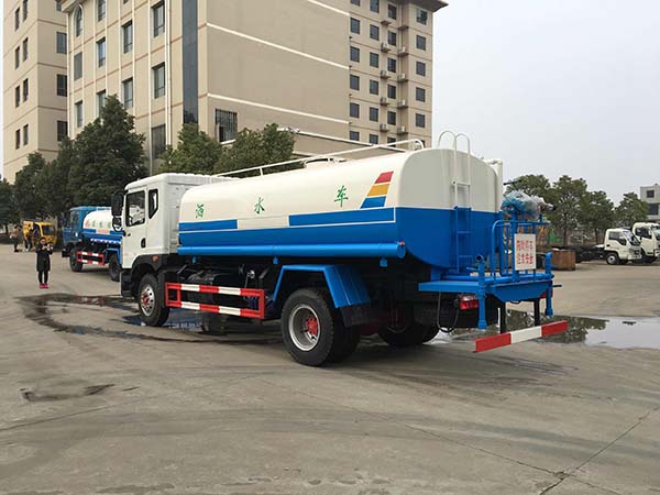 東風康明斯10噸灑水車