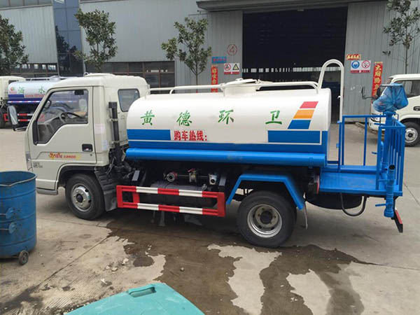 國六福田時代2.3噸綠化噴灑車