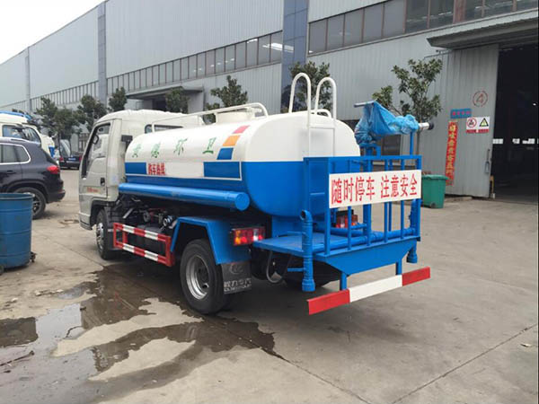 國六福田時代2.3噸綠化噴灑車
