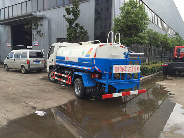 國六福田5噸灑水車