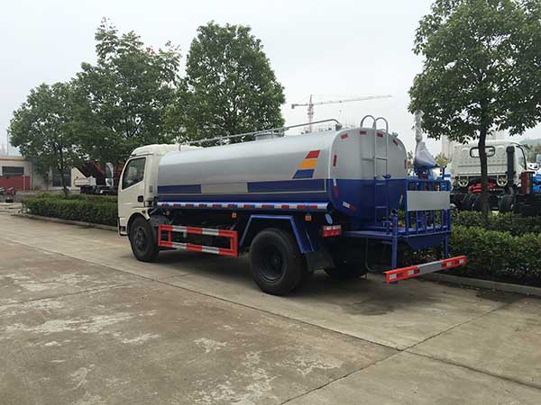 東風福瑞卡8噸灑水車
