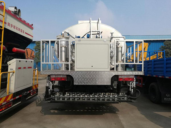陜汽軒德10噸瀝青灑布車(chē)(智能型)