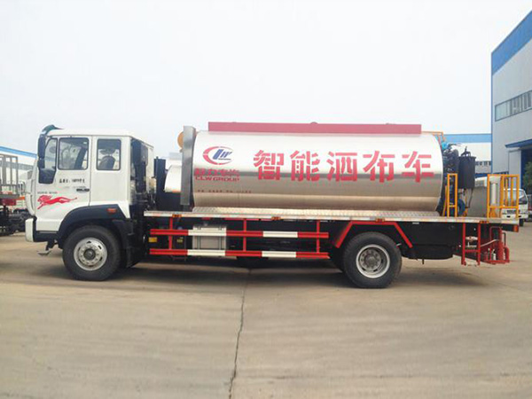 重汽斯太爾10噸智能型瀝青灑布車