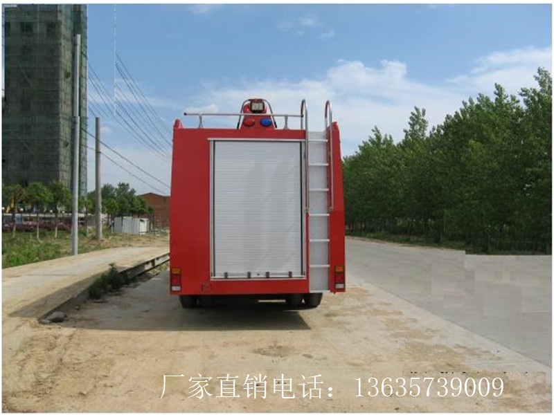 五十鈴后雙橋消防車(chē)(8噸水罐4噸泡沫)