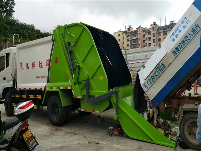 東風專底壓縮垃圾車(12-15方)