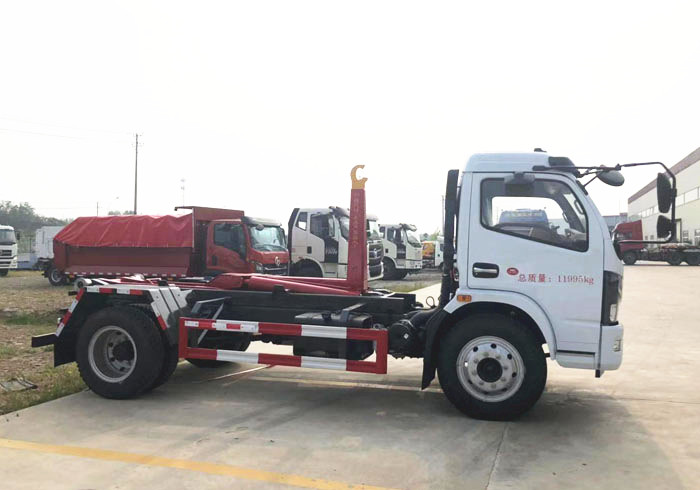 國六東風大多利卡8方勾臂式垃圾車