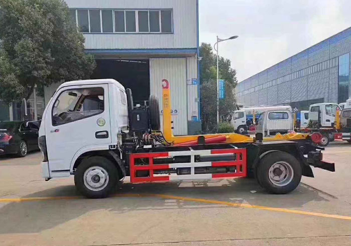 國六東風多利卡5方鉤臂式垃圾車