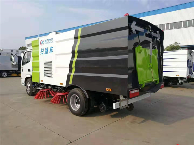 東風國六多利卡5,5方掃路車