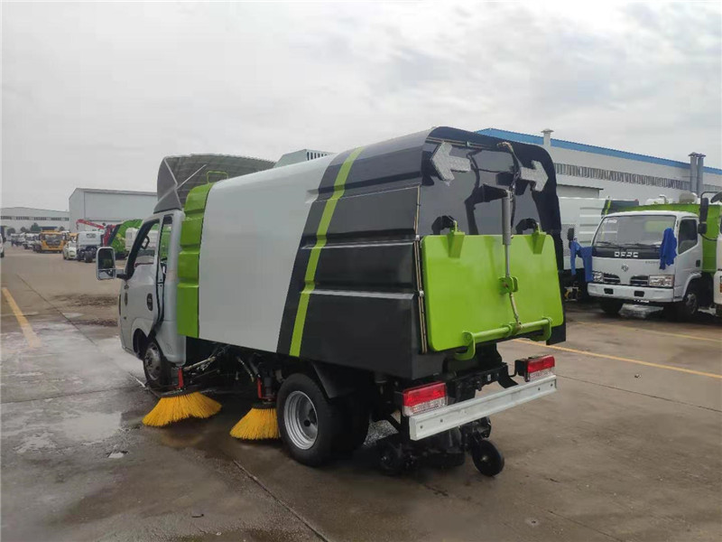 國六2.5方涂逸掃路車