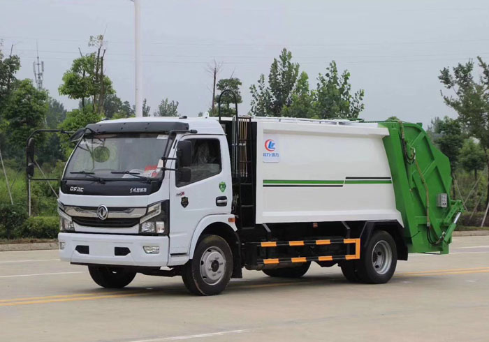 國六東風凱普特8方后掛桶垃圾壓縮車