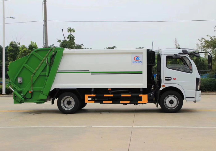 國六東風凱普特8方后掛桶垃圾壓縮車