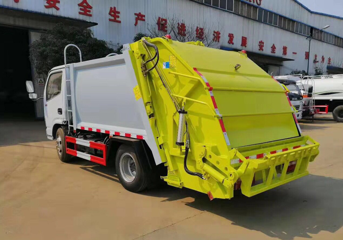 藍牌4方多利卡后裝垃圾壓縮車