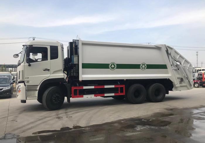 天龍后雙橋后裝壓縮式垃圾車