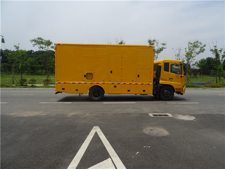 東風天錦100-200KW移動電源車