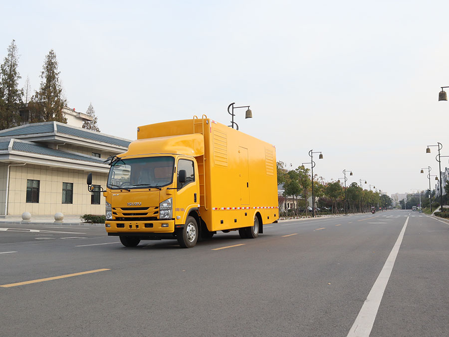 五十鈴700p移動電源車