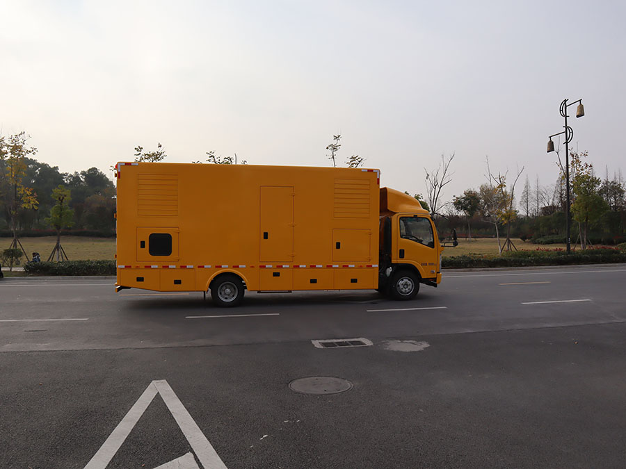 五十鈴700p移動電源車