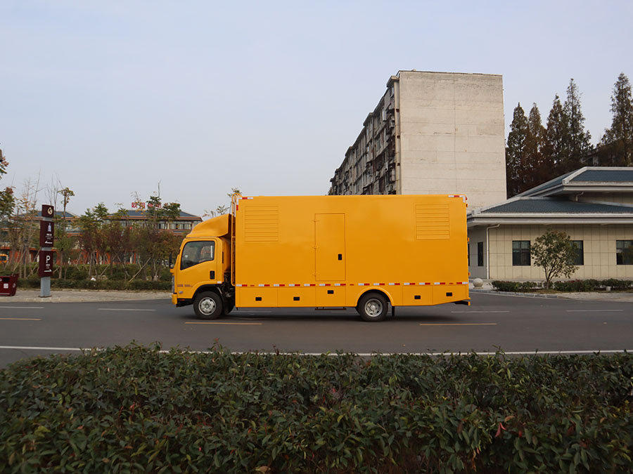 五十鈴700p移動電源車
